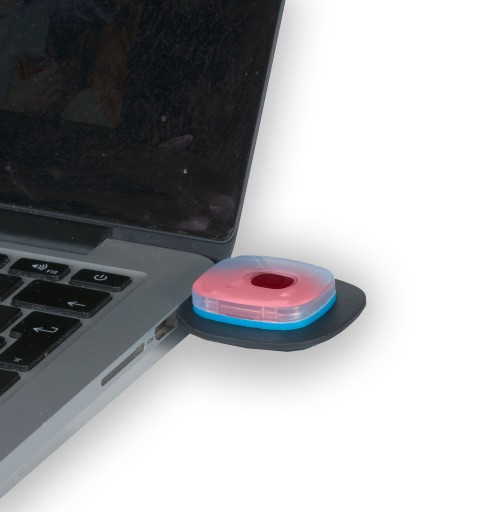 ИЗОЛИРОВАННАЯ ЗИМНЯЯ ШАПКА С USB-СВЕТОДИОДНЫМ ФОНАРЕМ ЖЕЛТАЯ B029