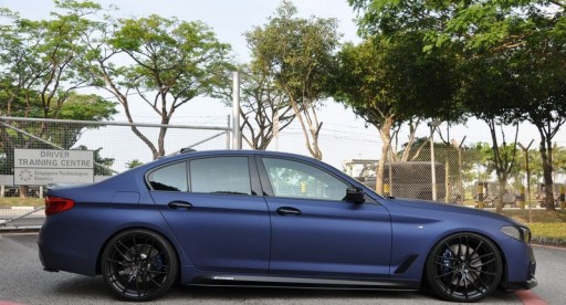 БОКОВАЯ НАКЛАДКА НА РАМКУ BMW G30 G31 PERFORMANCE