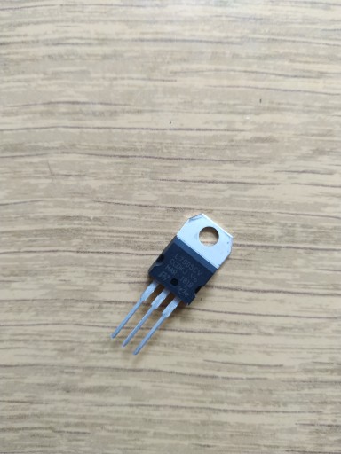Стабилизатор напряжения LM7805 L7805CV, Arduino 2 шт