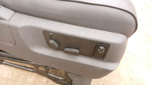 ПЕРЕДНИЕ СИДЕНИЯ VW TOUAREG, ЧЕРНАЯ КОЖА