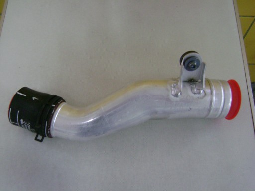 RURA AUDI TOUAREG 7L0125654A INTERCOOLER