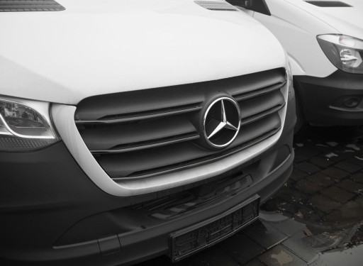 Решетка радиатора ГРИЛЬ Mercedes Sprinter W907 2018+