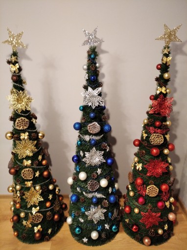 STOŻEK choinka z dekoracją LED z ORGANZĄ 130 cm