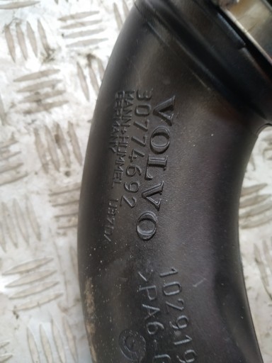 ВОЗДУШНАЯ ТРУБА 30774692 VOLVO XC 60 2.4
