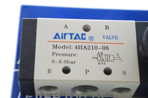 КЛАПАН AIRTAC РУЧНОЙ 4HA210-08 5/2 -1/4 с пружиной
