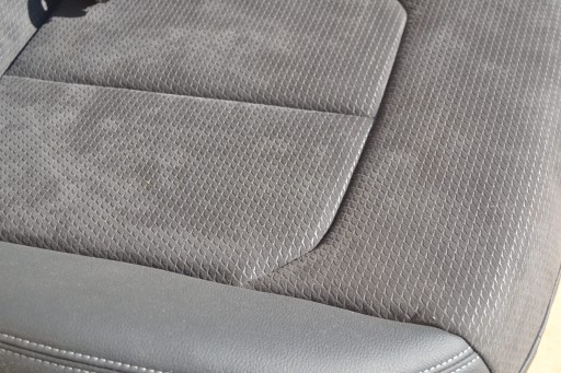 Audi Q2 Заднее сиденье, спинка, кожа Алькантара