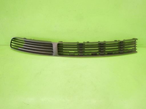 Заглушка решетки бампера, левая передняя, VW Passat B5