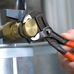 РЕГУЛИРУЕМЫЕ ЩИПЦЫ COBRA ТРУБНЫЙ КЛЮЧ 150 мм KNIPEX