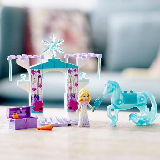 LEGO Disney 43209 Ледяная конюшня Эльзы и Нокки