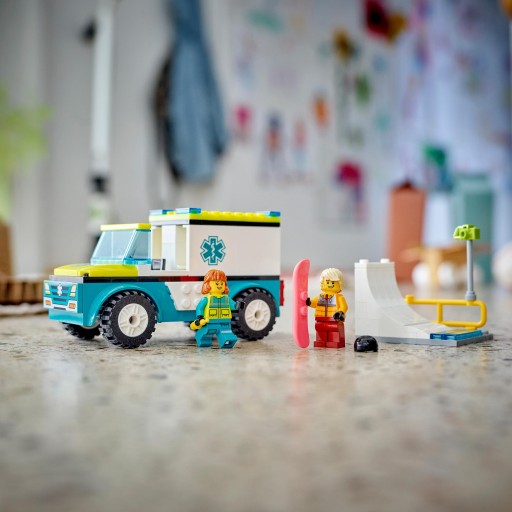 LEGO CITY 60403 АВАРИЯ И СНОУБОРДИСТ