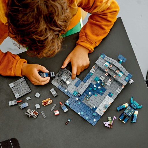 LEGO Minecraft 21246 БИТВА В ТЕМНЫХ ГЛУБИНАХ