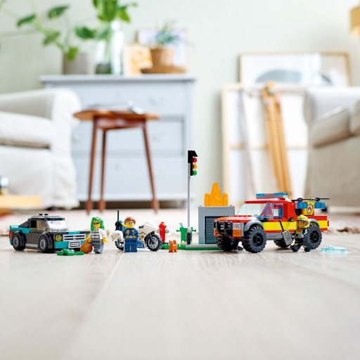 LEGO CITY 60319 ПОЖАРНАЯ ОПЕРАЦИЯ И ПОЛИЦЕЙСКАЯ ПОГОНЯ