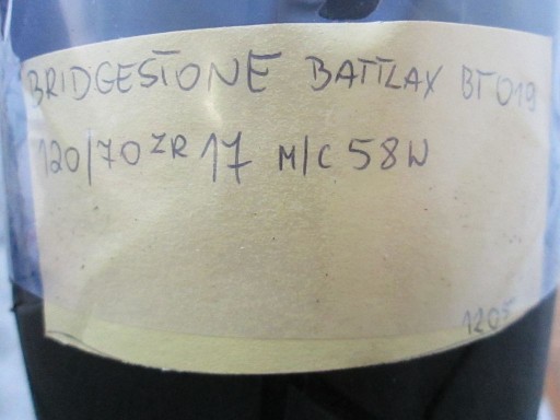 Шина BRIDGESTONE BATTLAX 120/70/17 120/70ZR17