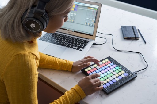 Миди-контроллер NOVATION Launchpad Mini MK3 Ableton