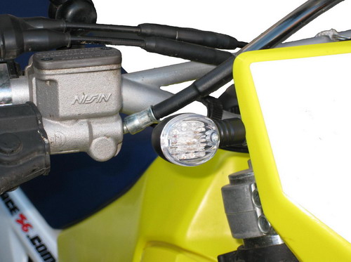 SUZUKI Индикатор направления движения черный белый светодиод овальный абажур