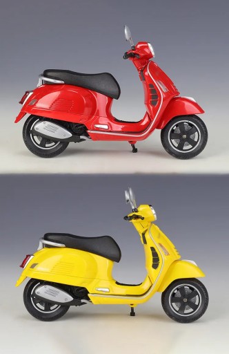 Скутер Vespa GTS Super из сплава в масштабе 1:12 2020 года