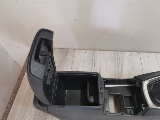 NISSAN XTRAIL T32 ЦЕНТРАЛЬНЫЙ ТУННЕЛЬ ПОДЛОКОТНИК