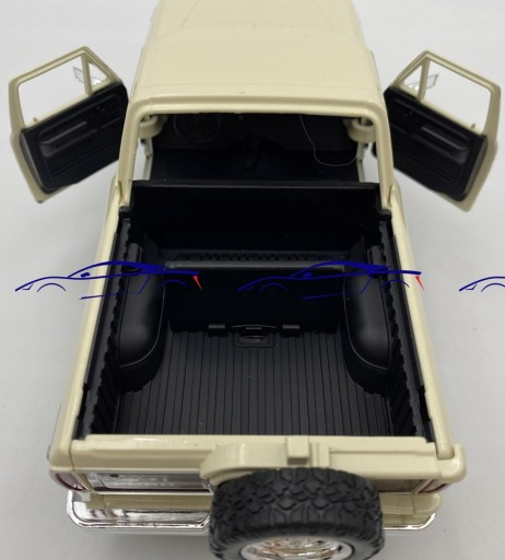 Ford Bronco (хардтоп) 1978 1:24 Motormax 79371