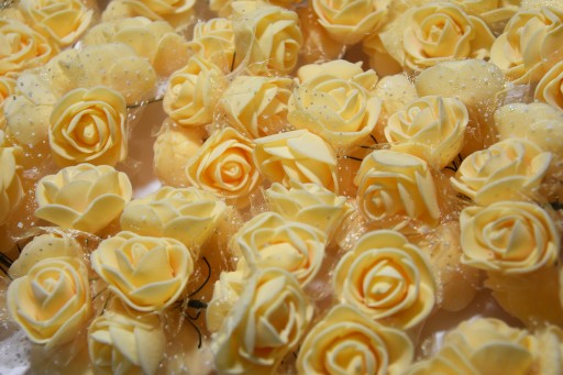 PIANKOWE RÓŻYCZKI RÓŻE KWIATKI DUŻE 72szt