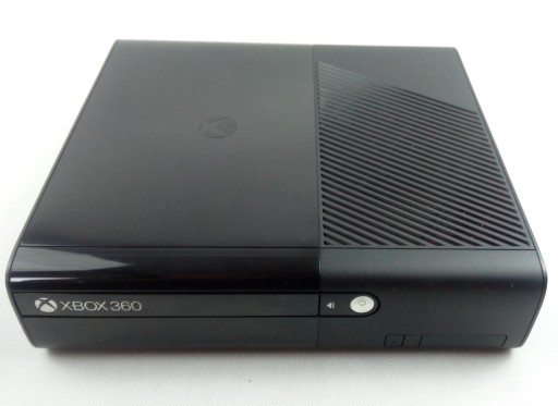 Консоль Microsoft Xbox 360 Slim E 250 ГБ ЧЕРНАЯ КЛАССИЧЕСКА НАЧИНАЕМ ЗАМЕНУ!!!