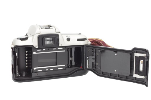 NIKON F60+ MANUAL - надежный фотоаппарат - отличное состояние