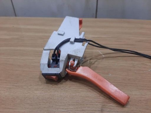 STIHL FS 38 КОРПУС ПЕРЕКЛЮЧАТЕЛЯ РЫЧАГОВОЙ РУЧКИ
