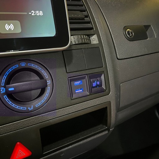 2x USB зарядные устройства VW T5 2003-2009 - СИНИЙ свет