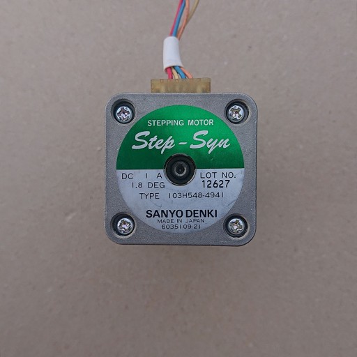 Sanyo Denki StepSyn 103H548-4941 0,22 Нм 1,8° 1A