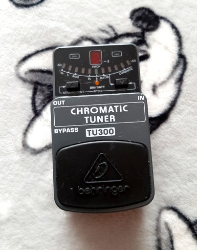 Хроматический тюнер Behringer TU300