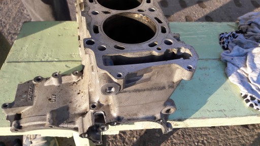 Suzuki GSXR-1000 K5 K6 karter blok cylindry napinacz kosz