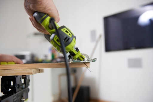 ЭЛЕКТРИЧЕСКИЙ ЛОББИЦ RYOBI 600ВТ ПИЛА RJS850-K РЕГУЛИРОВКА СКОРОСТИ + КОРПУС