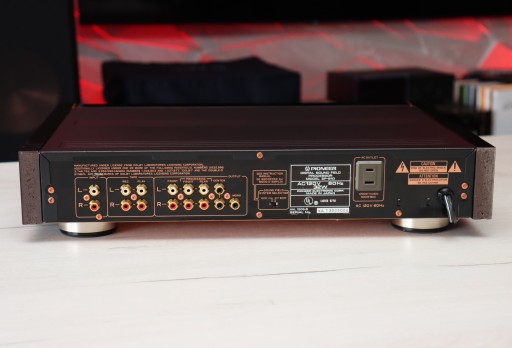 Звуковой процессор Pioneer SP-91D, эталонный предусилитель, пульт дистанционного управления M90/C90