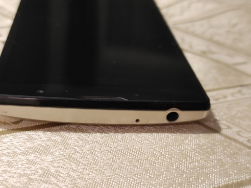 Смартфон LG G4c 1 ГБ/8 ГБ золотой