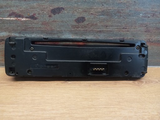 CD-панель PIONEER DEH-1330R для автомагнитолы. Классический раритет.