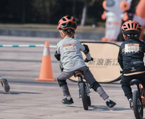ROCKBROS велосипедный шлем с козырьком Kids pom-zt M