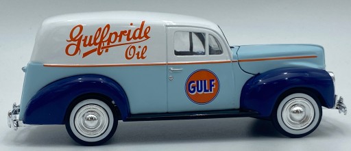 Ford Sedan Delivery 1940 GULF модель 1:24 Motormax 79661