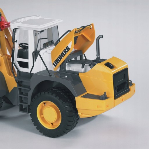 Колесный погрузчик Liebherr L 574 BRUDER 02430 Серия Profi 1:16