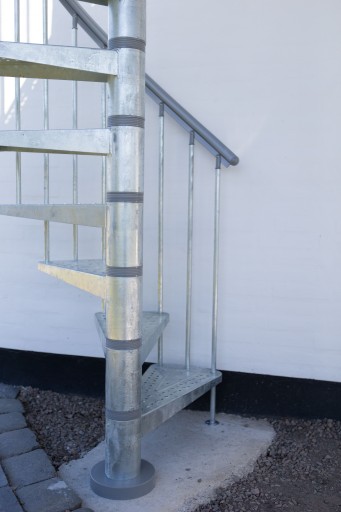 SCHODY ZEWNĘTRZNE DOLLE GARDENSPIN Ø155CM H=352cm