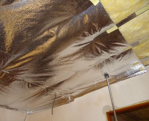 FOLIA DACHOWA PAROIZOLACYJNA ALUMINIOWA SECCO ALU 110g - 22,5m² + TAŚMA ALU