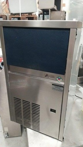 Ледогенератор 28 кг/24ч с воздушным охлаждением RM Gastro IMC-2809A
