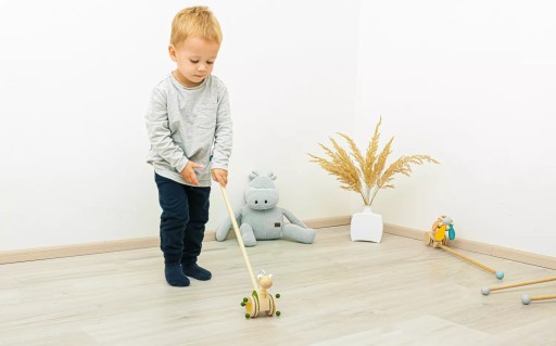 Деревянная игрушка-толкатель Zopa на палке, катание DINO