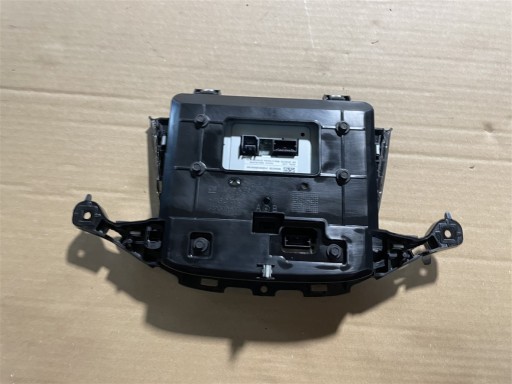Экранная радиостанция 39217909opel Astra 5 V K Lift 19