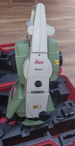 Безотражательный роботизированный тахеометр Leica TS12.