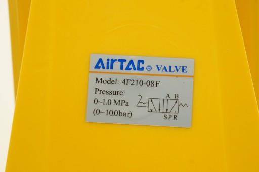 ZAWÓR NOŻNY Z OSŁONĄ AIRTAC 4F210-08FG 5/2-1/4