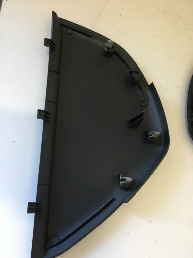 КРЫШКА КОНСОЛИ ПРАВАЯ SKODA FABIA I 6Y1857504
