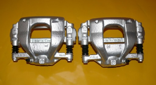ZACISKI JARZMA LEWY PRAWY PRZÓD TOYOTA AVENSIS III 3 T27 295/26mm 09-17r.