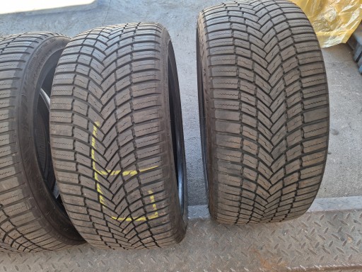 Всесезонные шины Bridgestone WeatherControl A005 EVO 225/40R18