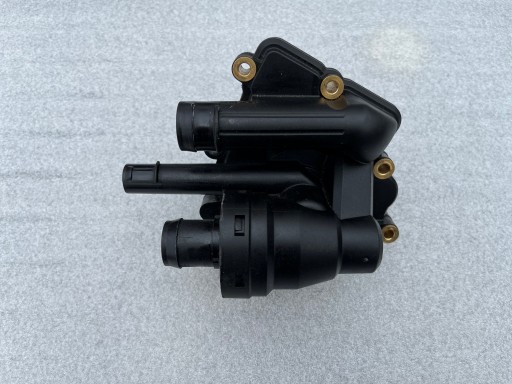 Pompa wody termostat obudowa Can-Am Spyder F3
