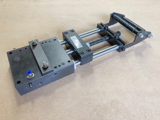 Podajnik pneumatyczny do blachy 150 mm 4500 netto