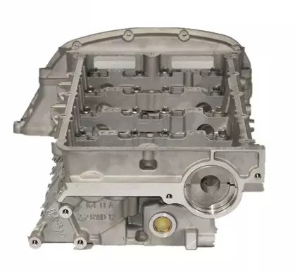 Głowica silnika FORD 1740108 fabrycznie nowa